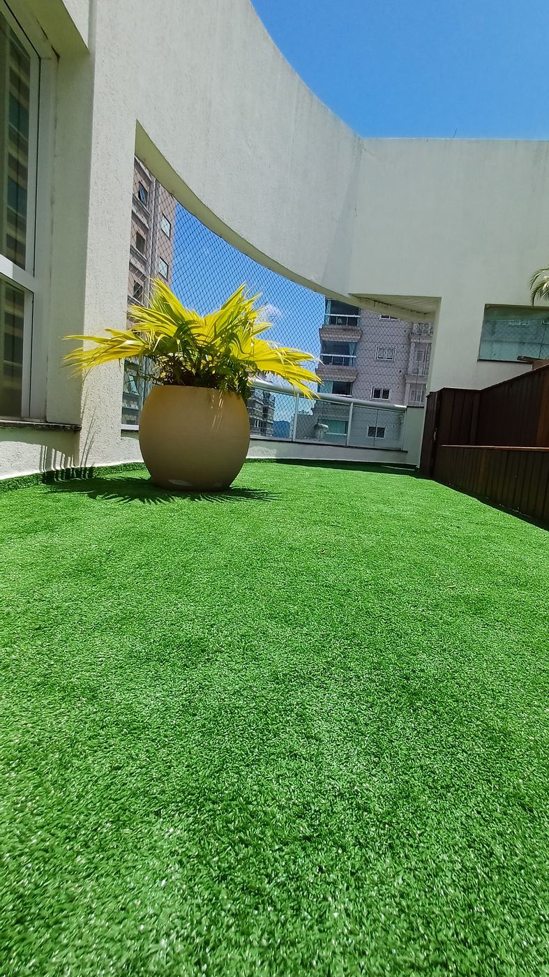 Projeto com grama sintética